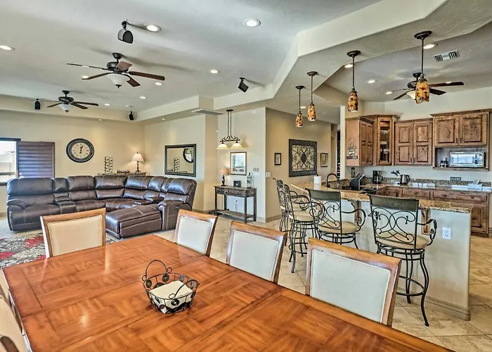 Holiday home Luxe Retreat W/ Havasu View & Pool! Lake Havasu City