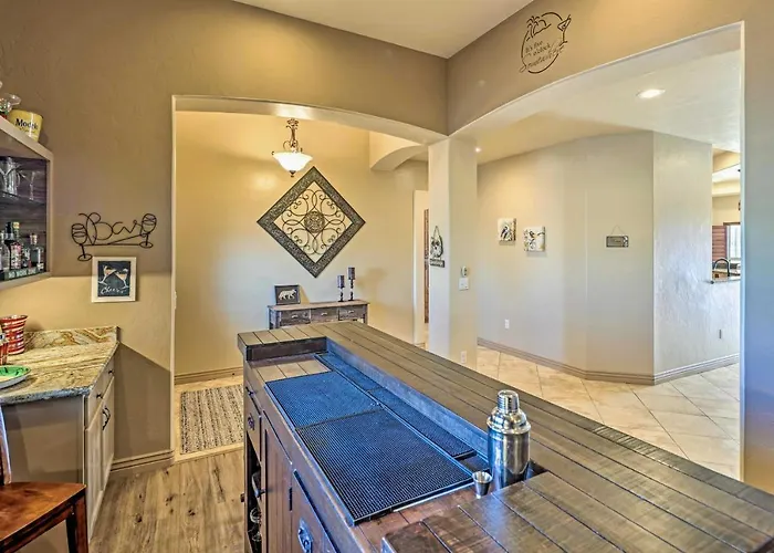 Luxe Retreat W/ Havasu View & Pool! * Lake Havasu City