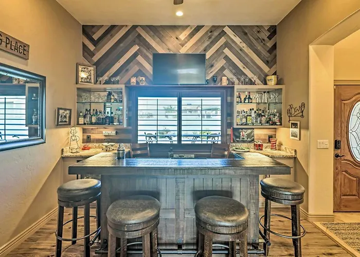 Holiday home Luxe Retreat W/ Havasu View & Pool! *