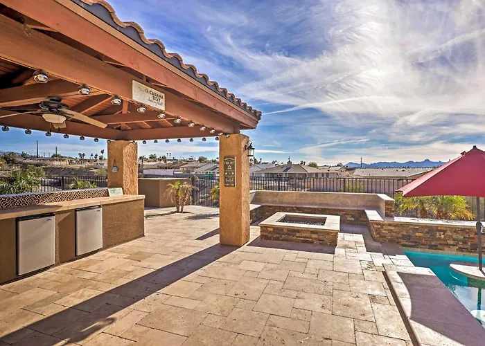 Luxe Retreat W/ Havasu View & Pool! Holiday home *