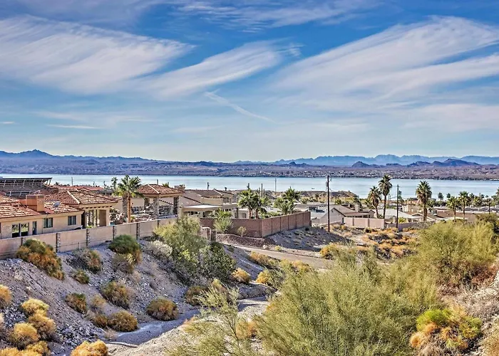Luxe Retreat W/ Havasu View & Pool!