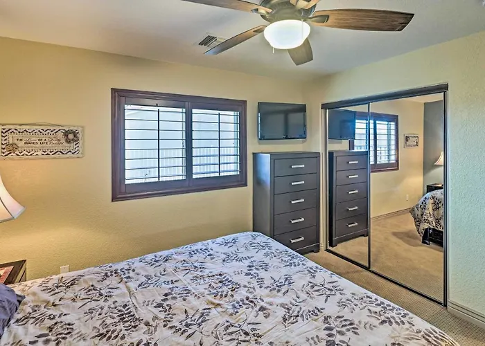 Luxe Retreat W/ Havasu View & Pool! Holiday home Lake Havasu City