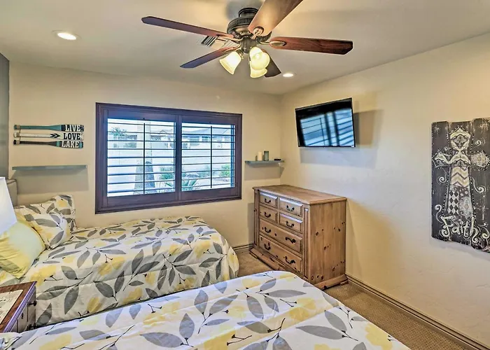 Luxe Retreat W/ Havasu View & Pool!