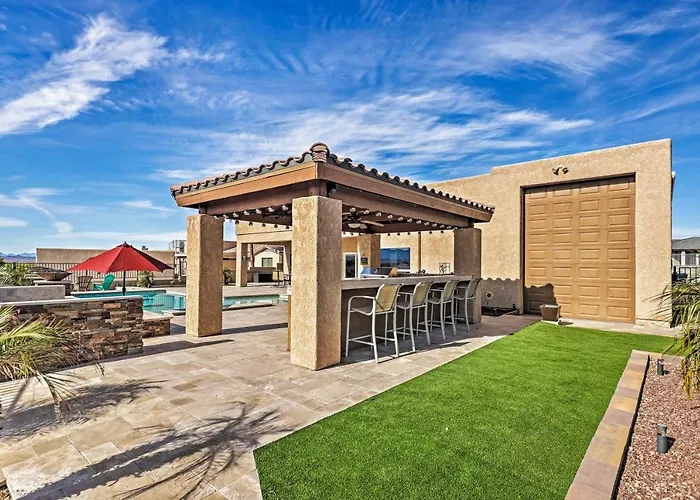 Luxe Retreat W/ Havasu View & Pool! Holiday home Lake Havasu City